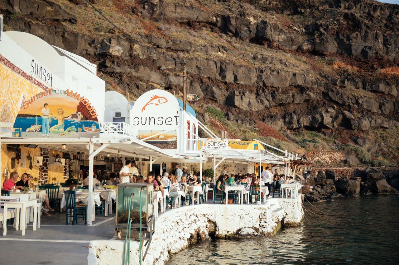 Article Onde Jantar em Santorini, Grécia thumbnail image