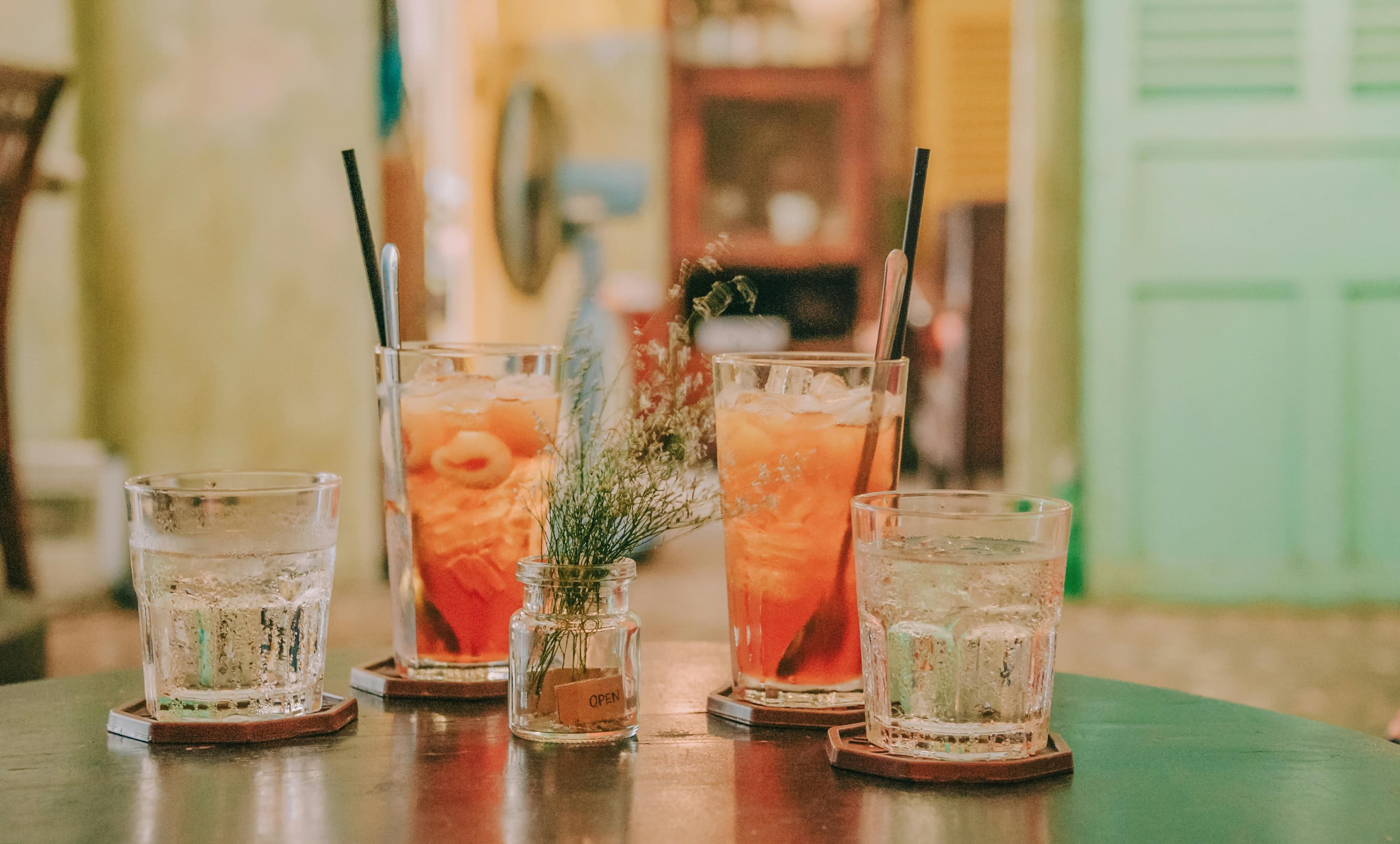 Imagem do artigo: Drinks com chá para o verão:  refresque-se com sabor e sofisticação